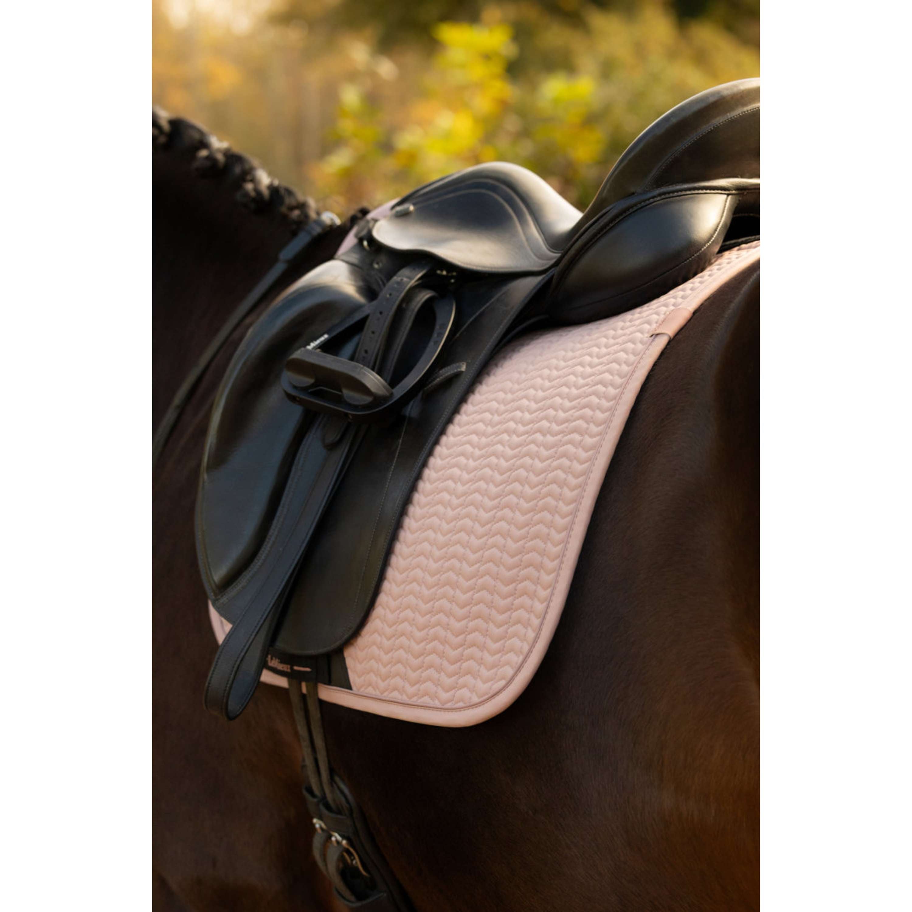 LeMieux Tapis de Selle Essence Dressage Wild Rose