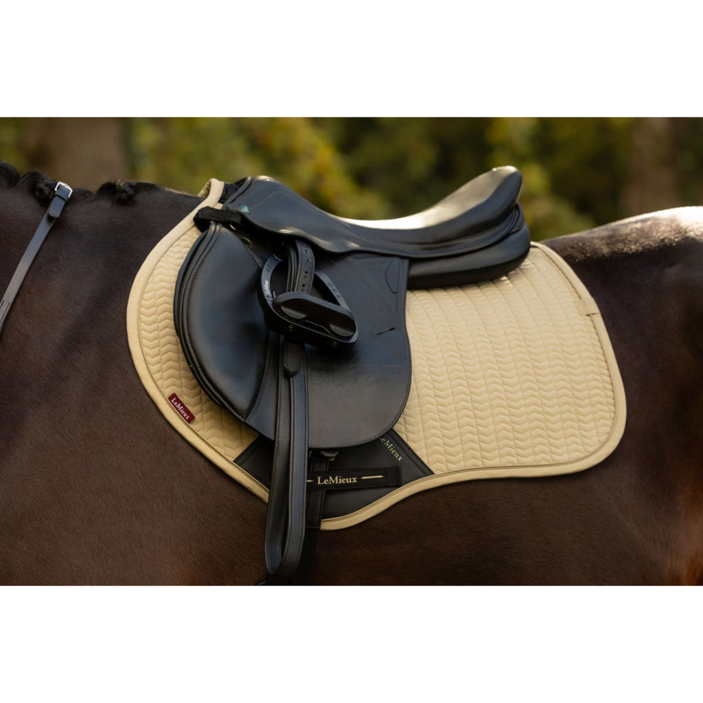 LeMieux Tapis de Selle Essence Close Contact Square de Saut Pear