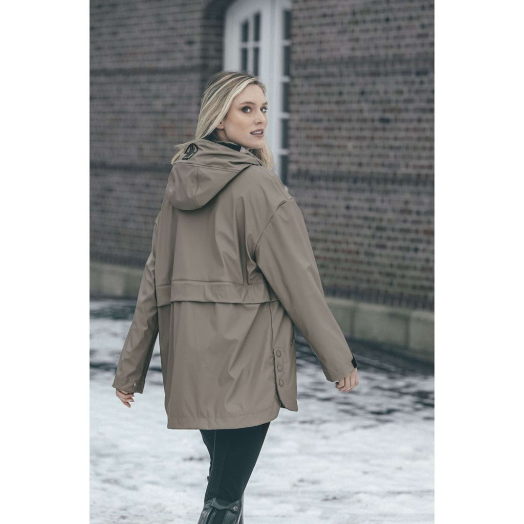 Pikeur Imperméable Cape Athleisure AW26 Mocha Cream