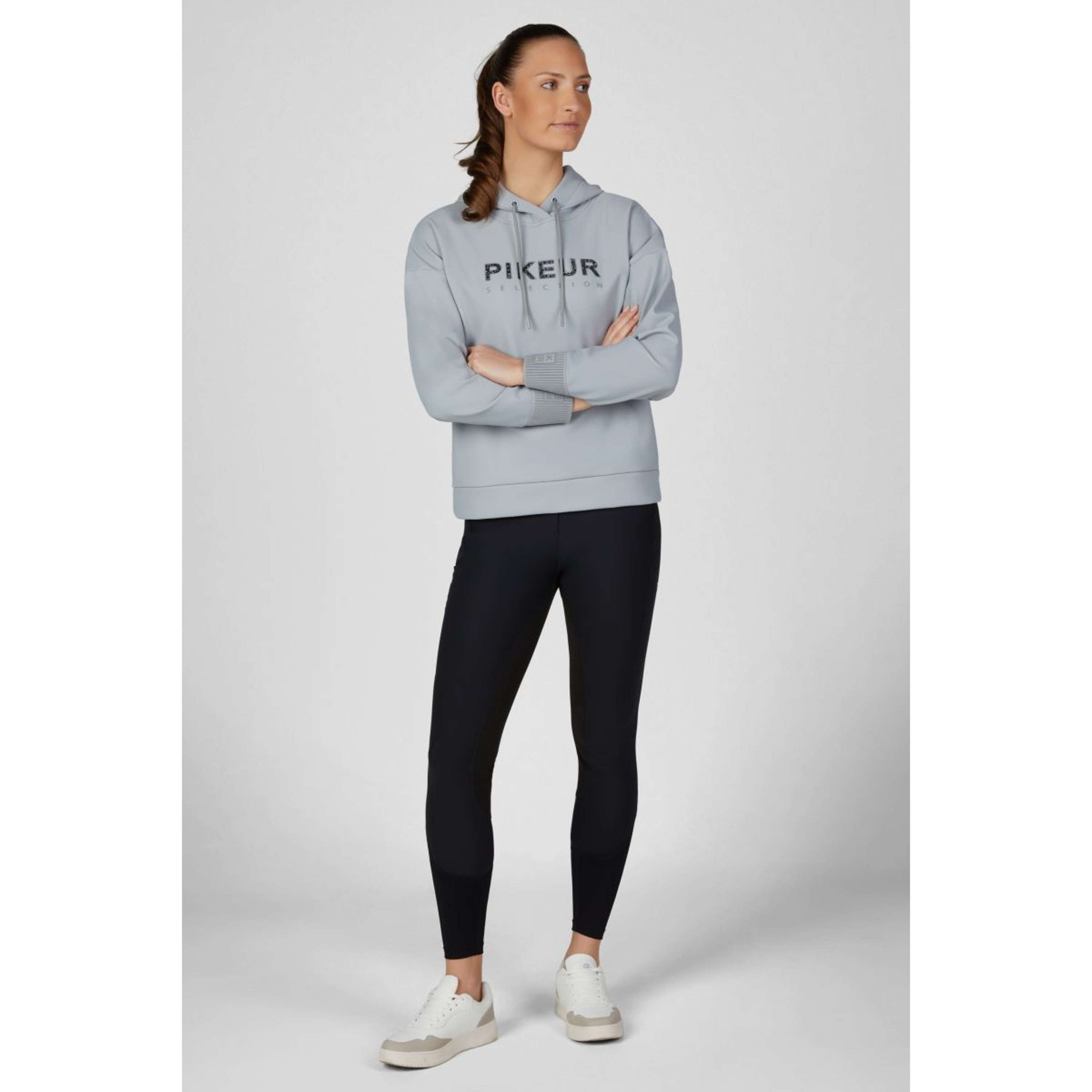 Pikeur Pull col Hoodie PlushLuxe Selection AW26 Dusty Blue Pikeur Pull col Hoodie PlushLuxe Selection AW26 Dusty Blue