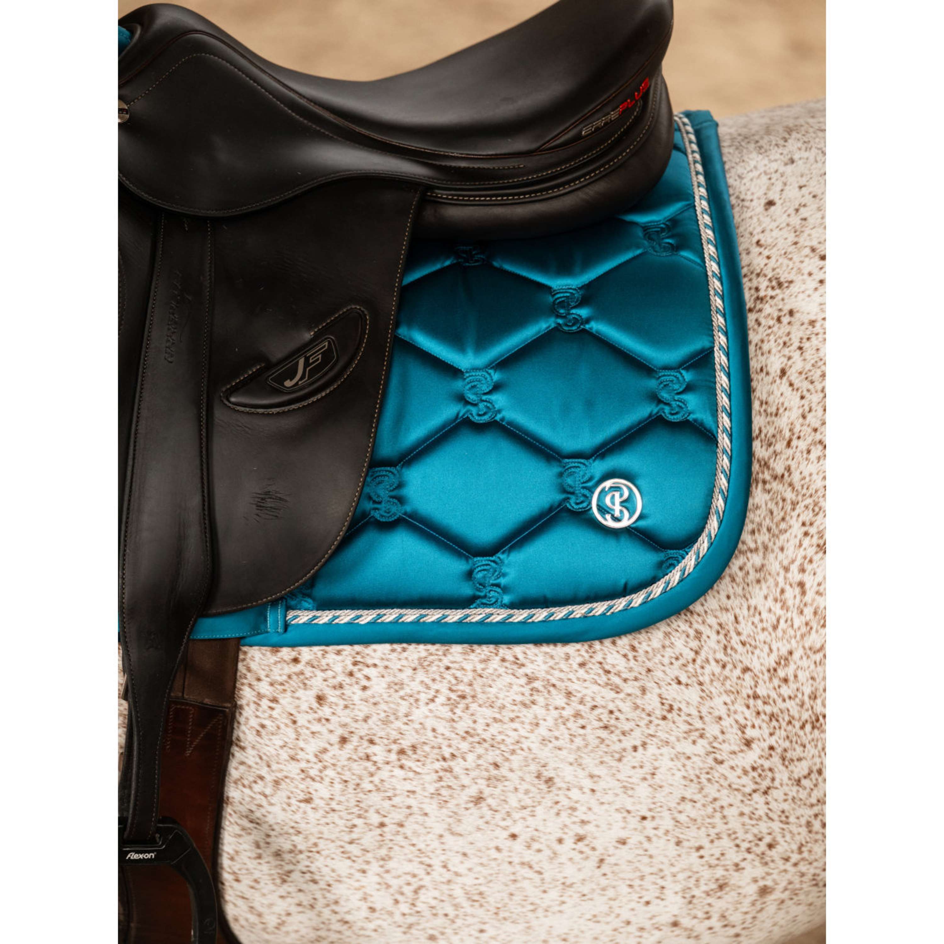 PS of Sweden Tapis de Selle Signature de Saut Evening Teal