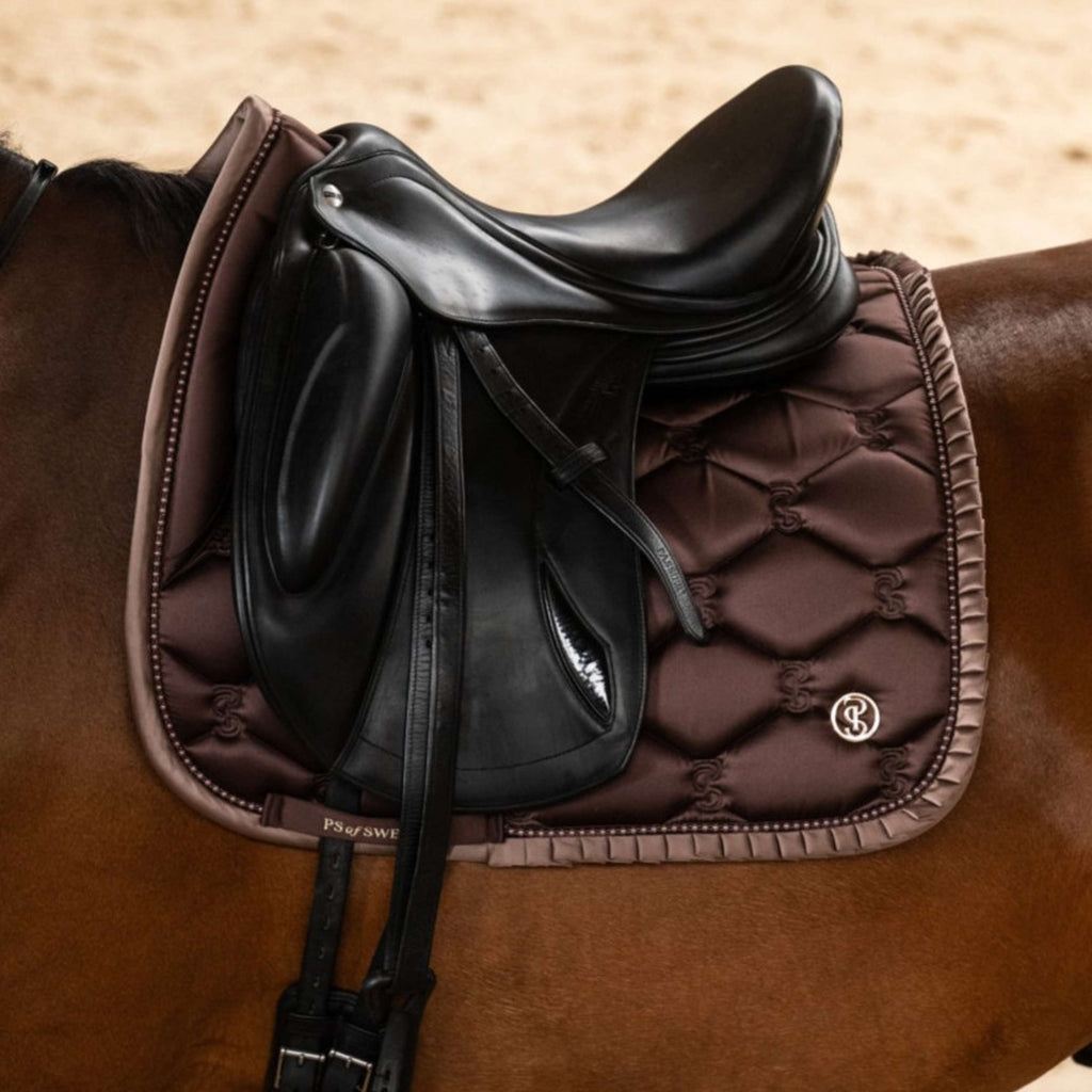 PS of Sweden Tapis de Selle Ruffle Pearl Dressage Marron Terre