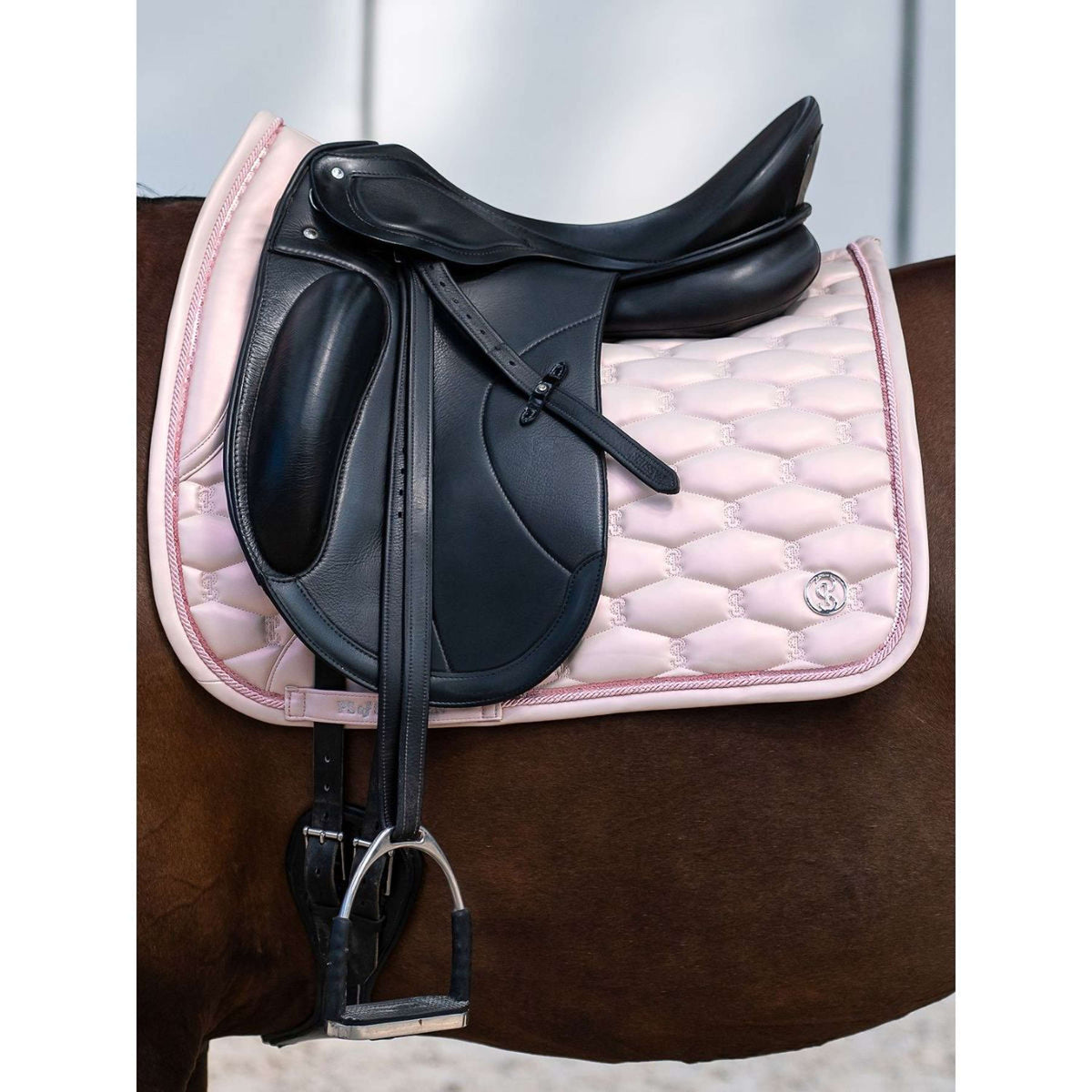 PS of Sweden Tapis de Selle Dazzling Metallic Dressage Marshmallow Pink