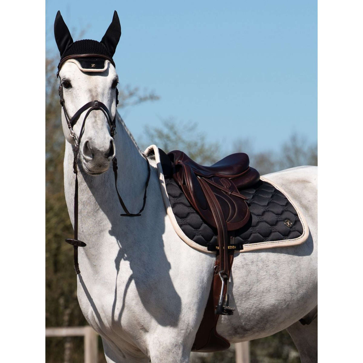 PS of Sweden Tapis de Selle Vintage Monogram de Saut Noir