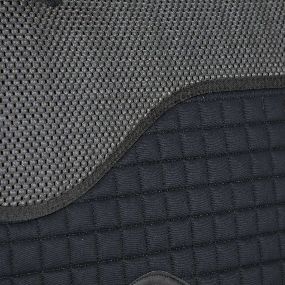 Arma by Shires Tapis de Selle Soft Grip de Saut Noir