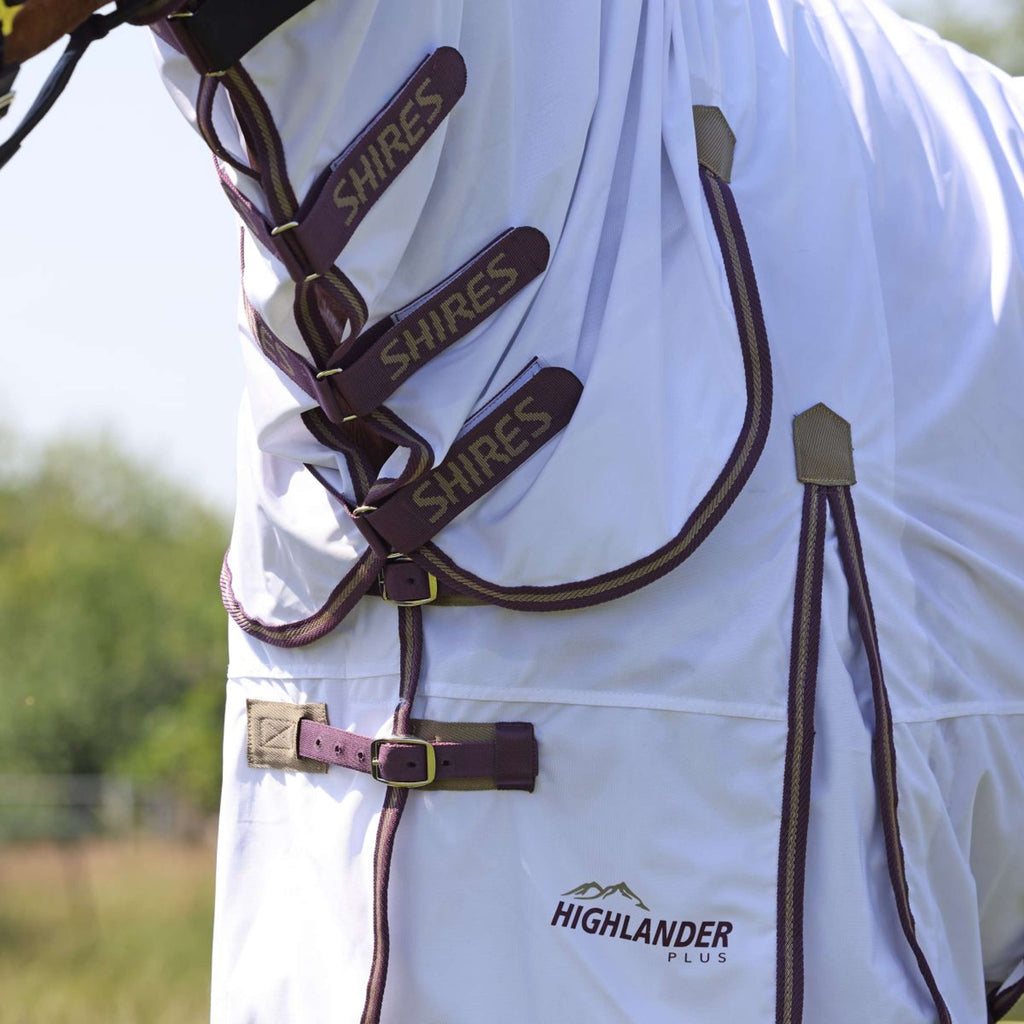 Highlander Plus by Shires Couverture Anti-Mouches Combo Blanc/Black Cherry