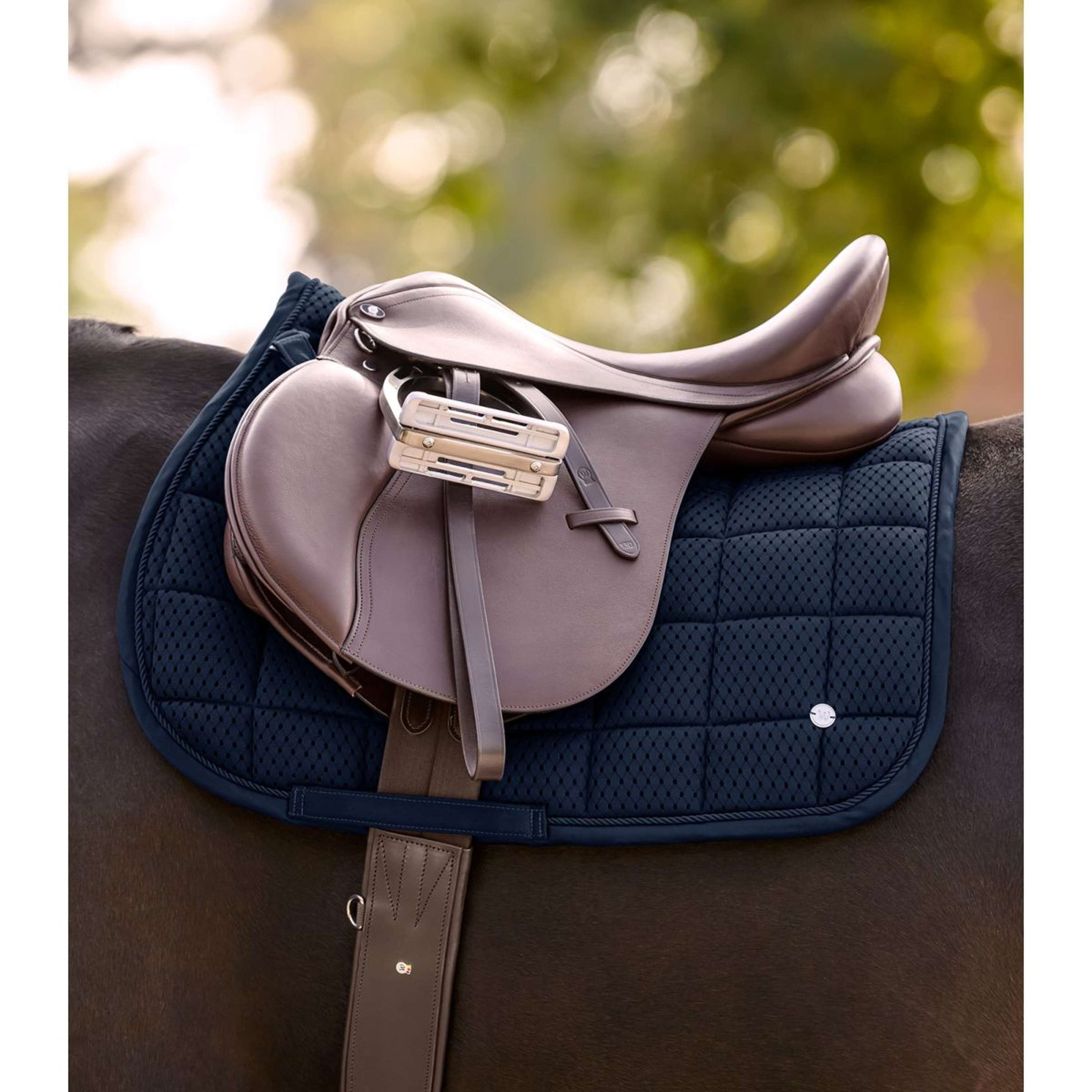 Waldhausen Tapis de Selle Breath Performance Polyvalent Night Blue Waldhausen Tapis de Selle Breath Performance Polyvalent Night Blue